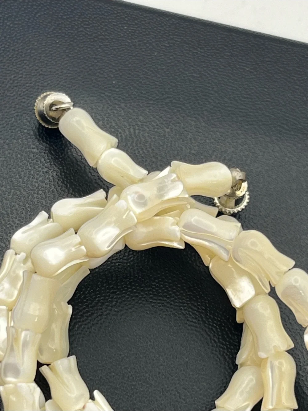 Tulip flowers hand-carved mother of pearl beaded vintage necklace